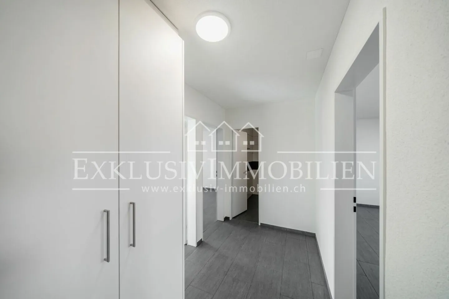 Freshly renovated apartment in prime location - Photo 5 of 6