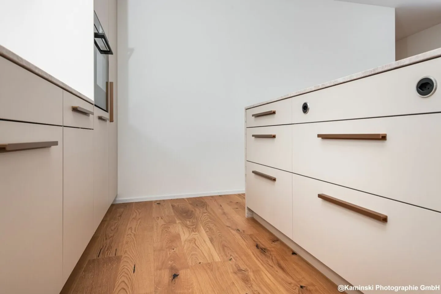 Appartamento giardino 4,5 locali elegante in costruzione ibrida in legno nobile - Foto 6 di 13