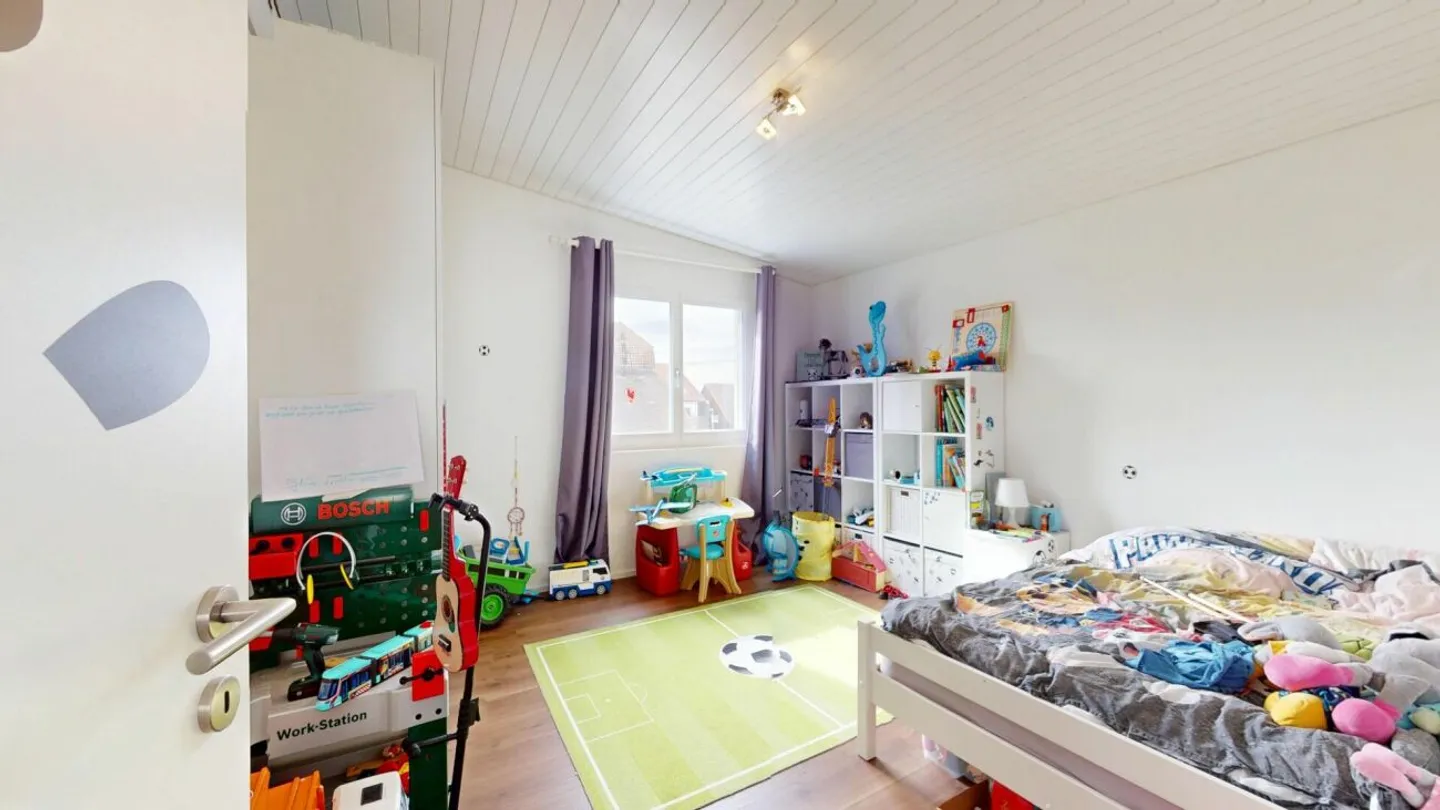 Grosszügiges Familienhaus mit Garten - Foto 6 von 9