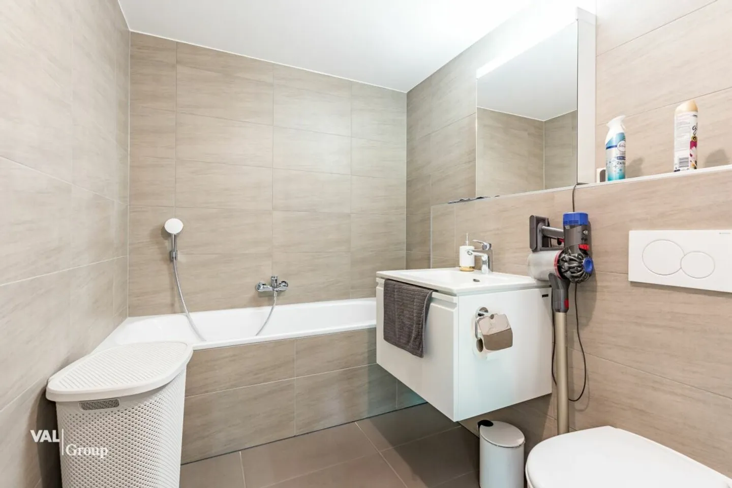 Bel contesto abitativo, spazioso e confortevole - Foto 9 di 11