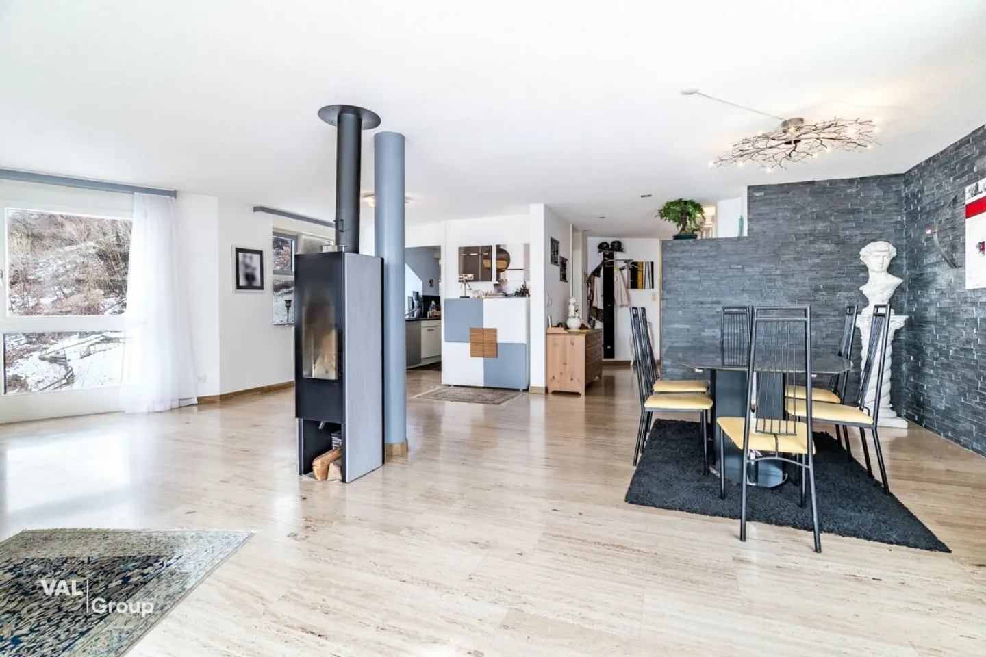 Exclusive 5.5-room terrace apartment with lift directly into the apartment - privileged location in Visp - Photo 5 of 13