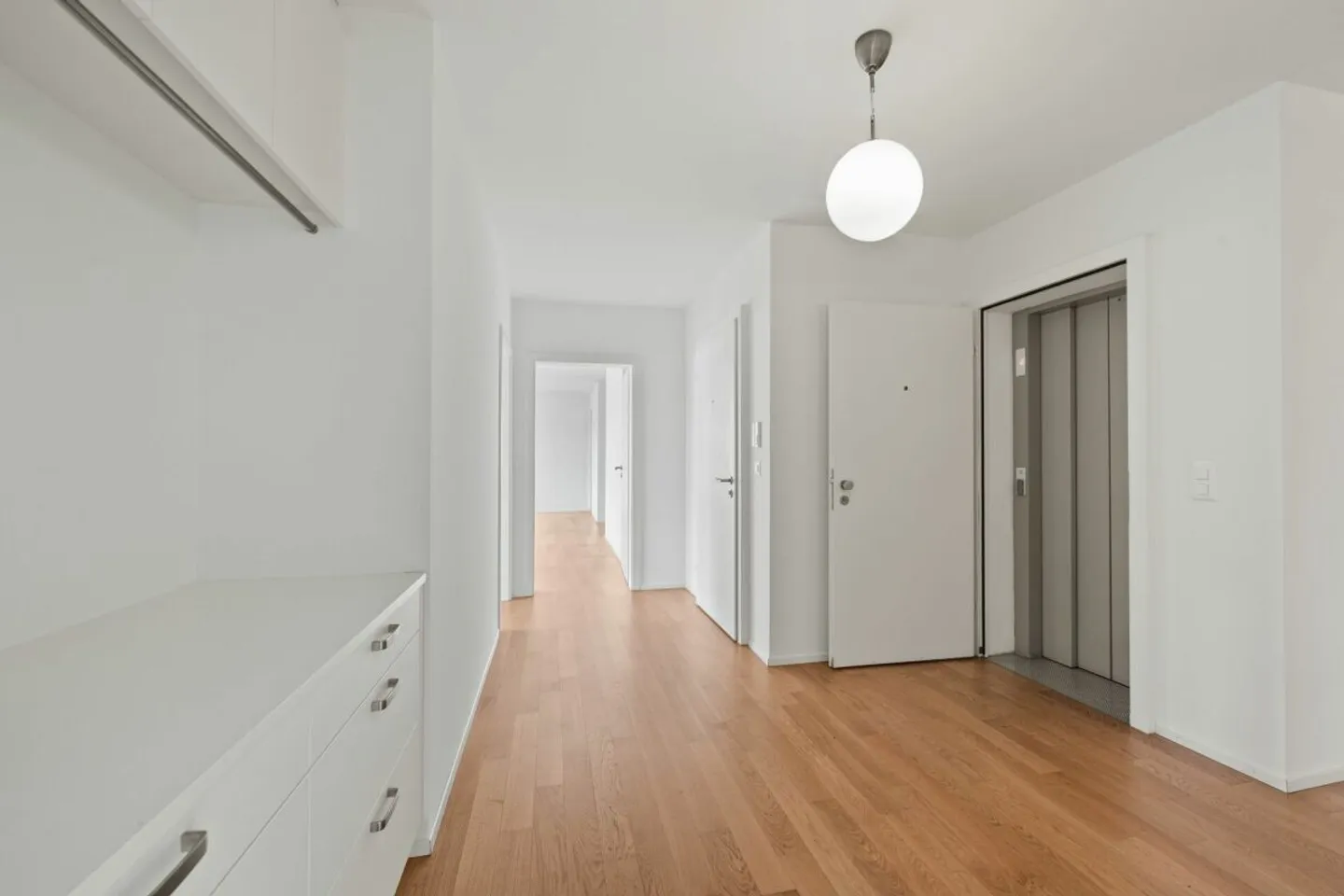 Grosszügiges Wohnen auf einer Etage - am Spalentor - Foto 6 di 13