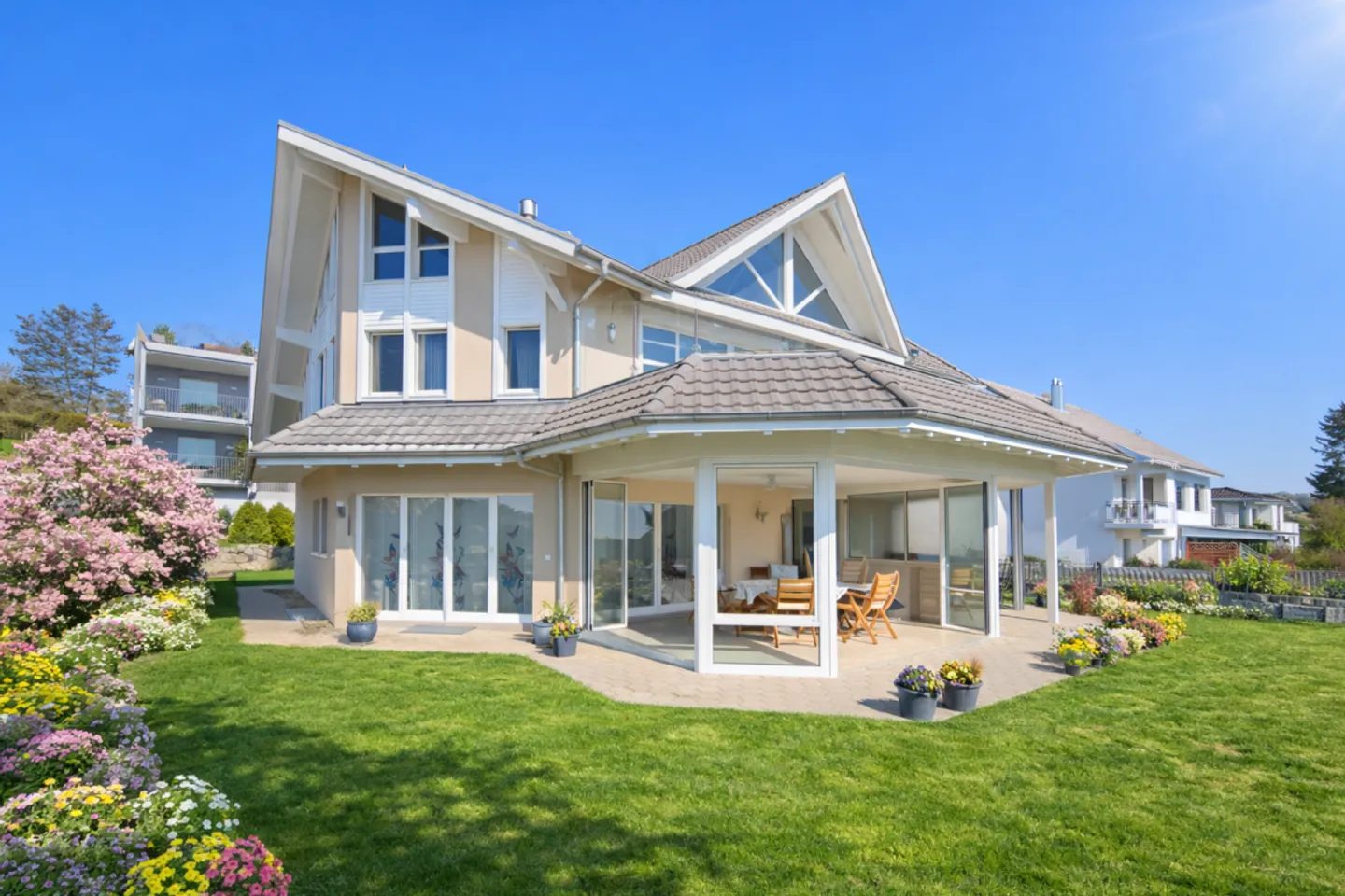 Living & Renting - 2 Apartments Under One Roof - Photo 1 of 13