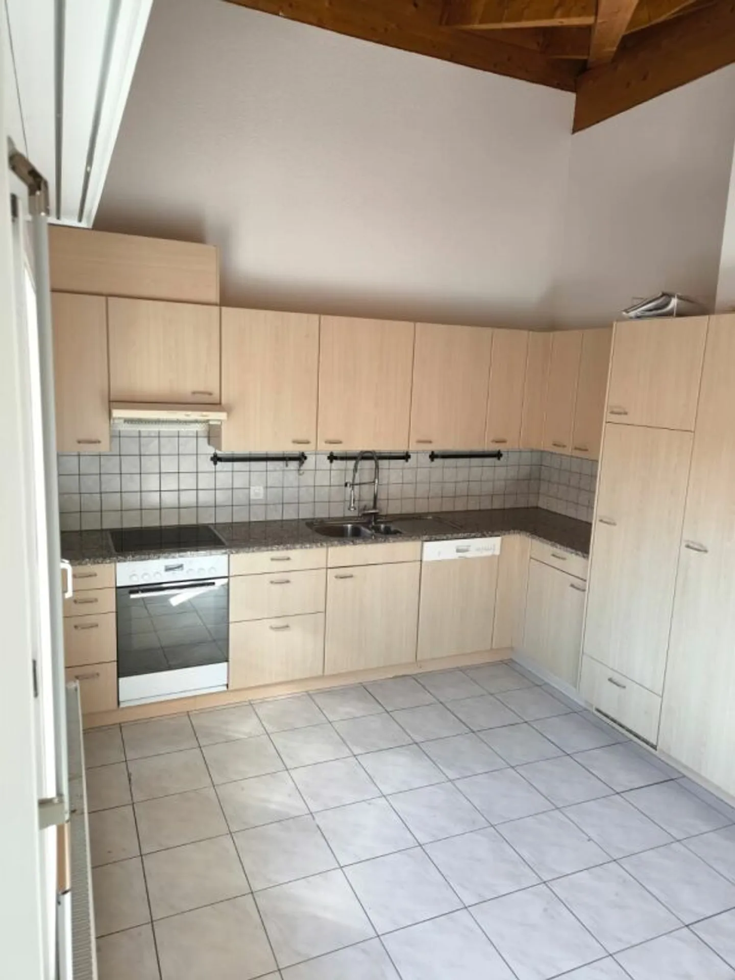 Ampio appartamento di 4,5 locali con galleria aggiuntiva - Foto 3 di 13