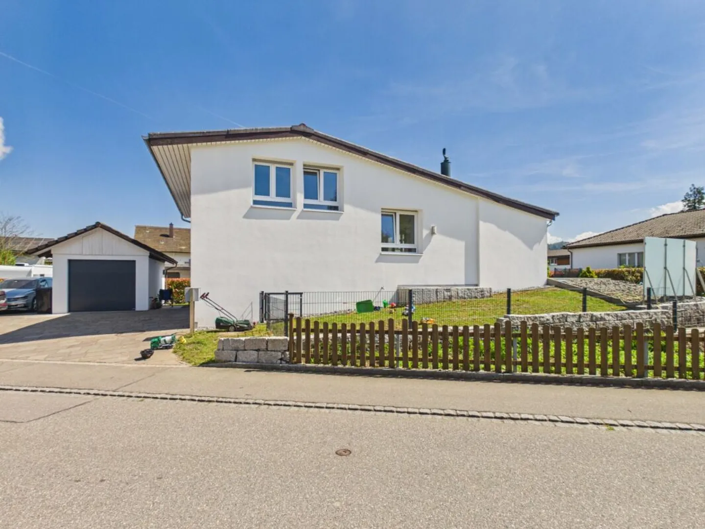 Where Living Dreams Come True - Detached House with Style and Comfort - Photo 4 of 13