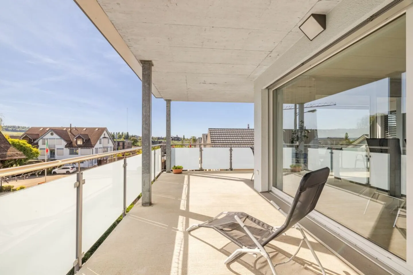 Helle 4.5-Zimmer-Wohnung mit Terrasse - Foto 1 von 10