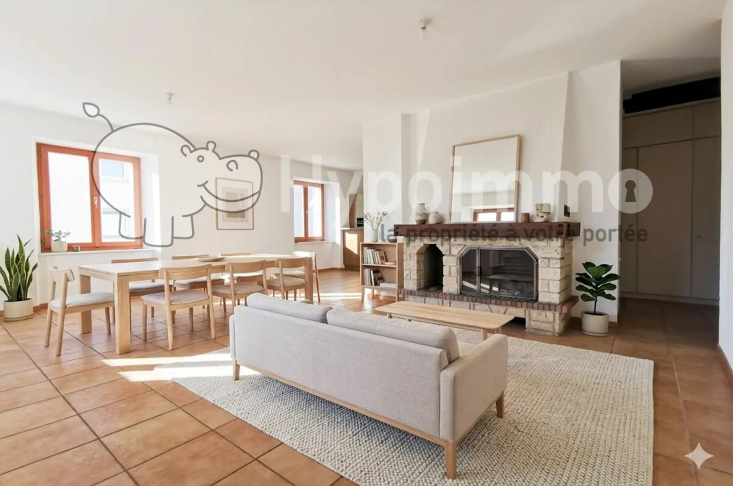 Ampio appartamento di 4,5 locali con camino - Foto 1 di 13