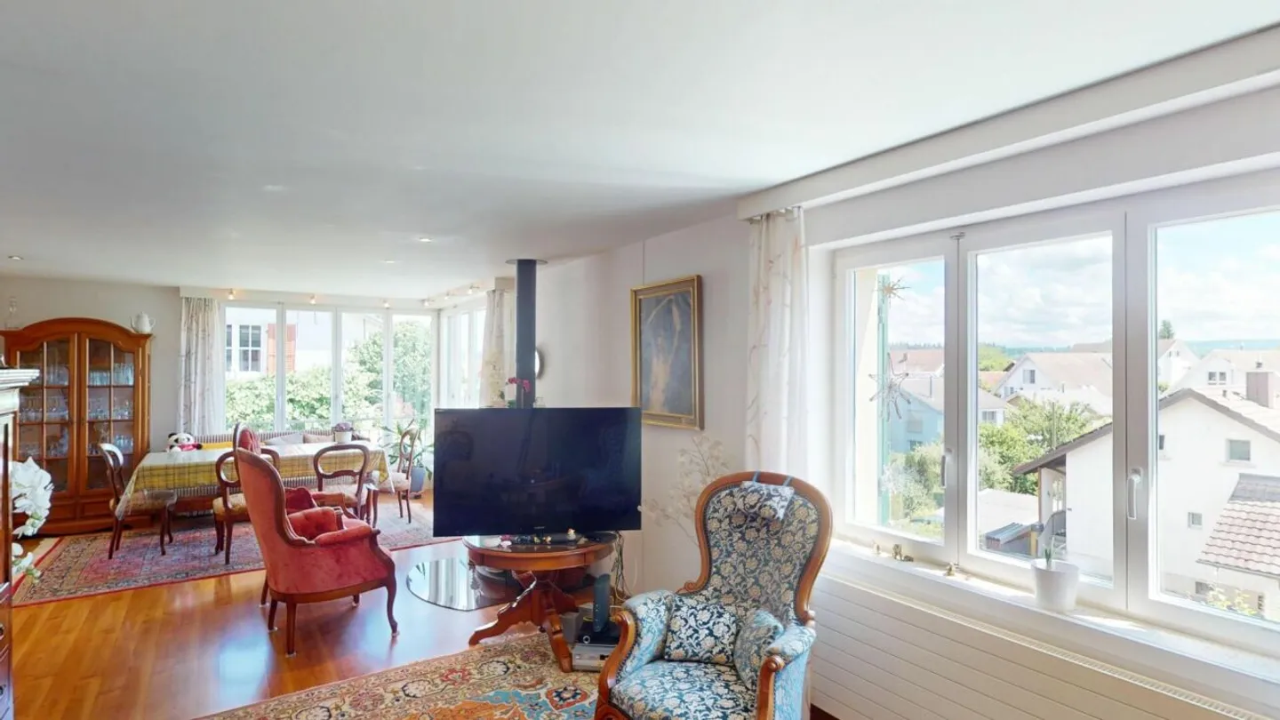 Charming Family Home with Garden - Photo 8 of 13