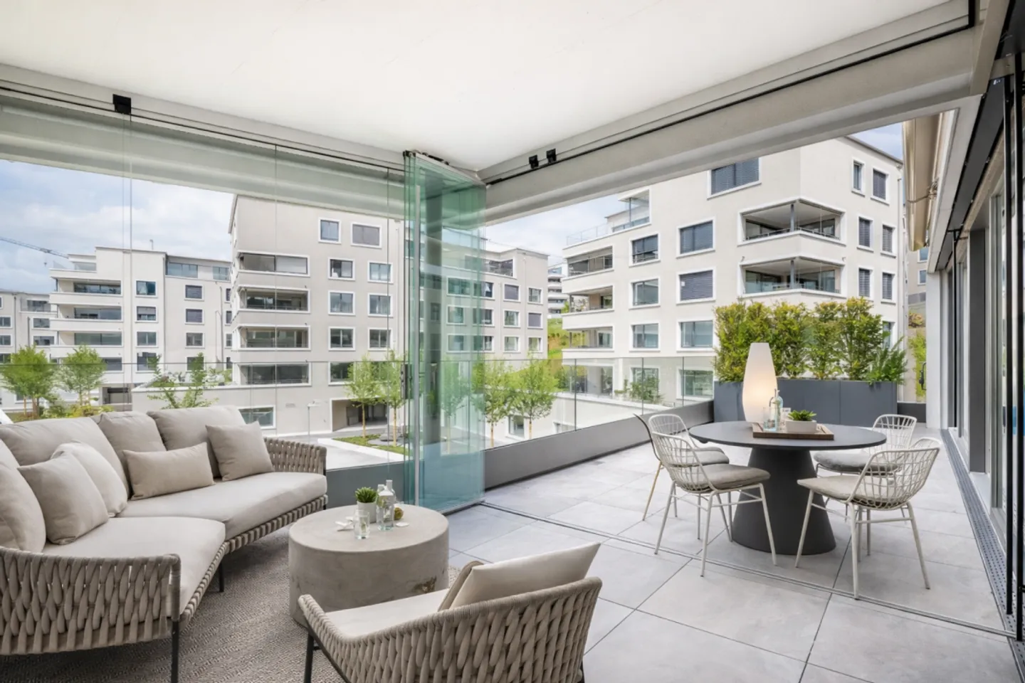 Penthouse première occupation à Wil SG. Lumière, espace et deux terrasses au plus haut niveau - Photo 10 sur 13