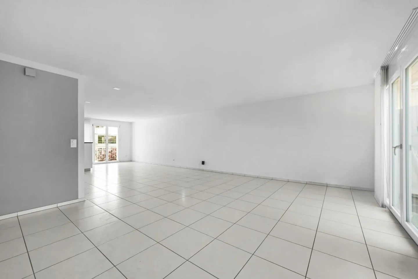 Merveille d'espace - Belle maison de 5,5 pièces au bord tranquille de l'Aare - Photo 3 sur 13