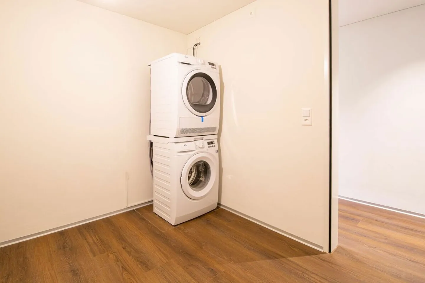 Moderne Maisonette-Wohnung im Herzen von Nänikon - Foto 12 von 13