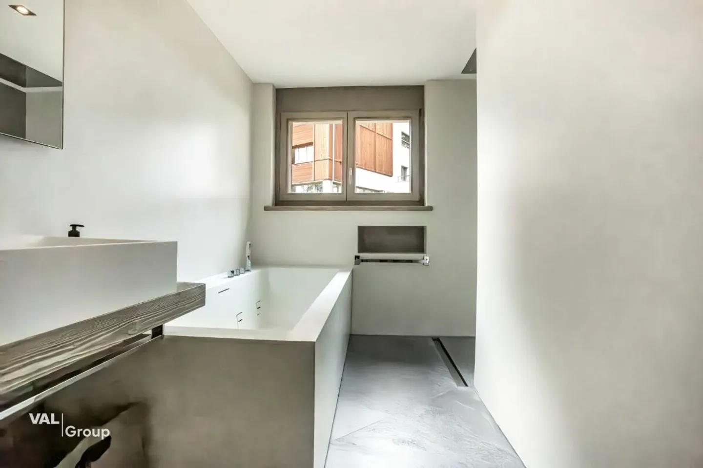 Appartement de luxe avec terrasse - Photo 8 sur 13