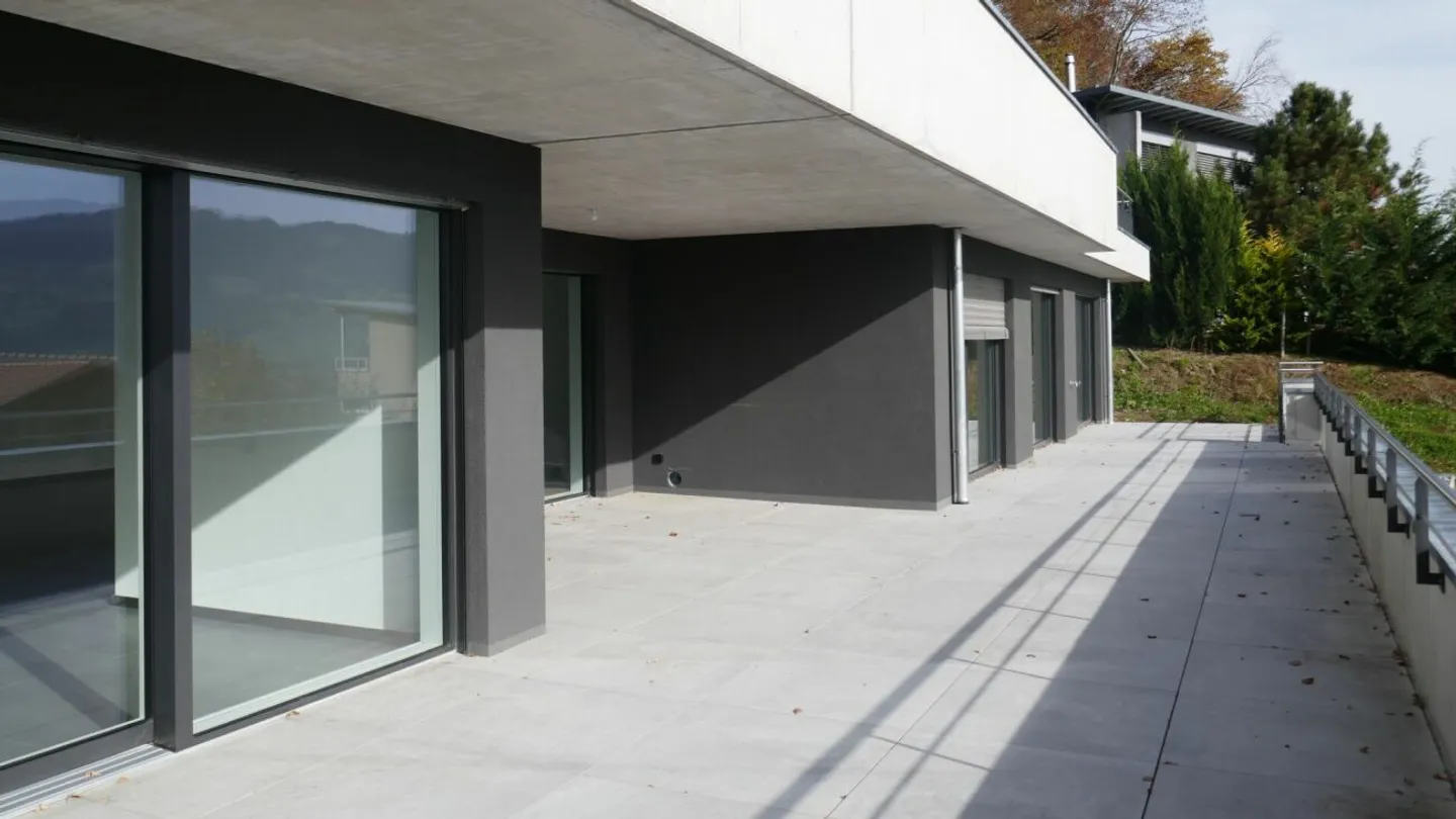 HOCHWERTIG MIT ATEMBERAUBENDER AUSSICHT - Foto 5 von 13