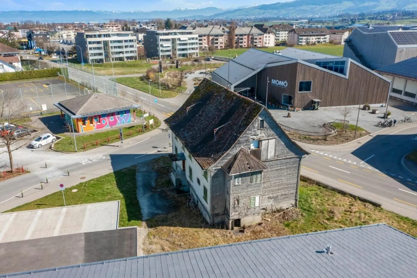 Bâtiment classé avec de nombreuses options ! - Photo 2 sur 4