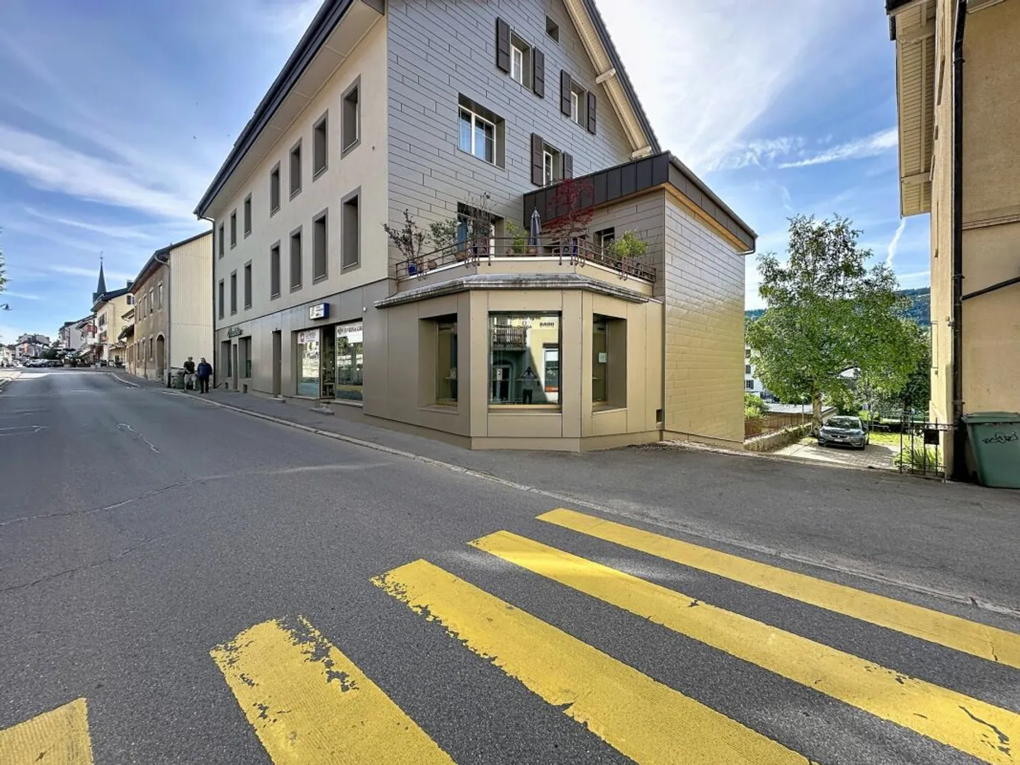 GESCHÄFTSRÄUME MIT SCHAUFENSTERN ZU VERMIETEN - Foto 2 von 12