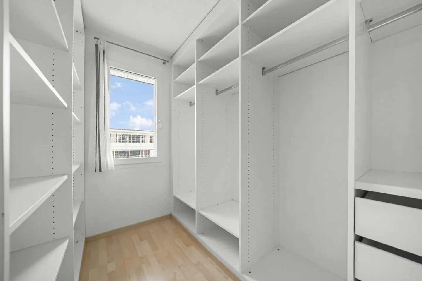 Merveille d'espace - Belle maison de 5,5 pièces au bord tranquille de l'Aare - Photo 9 sur 13