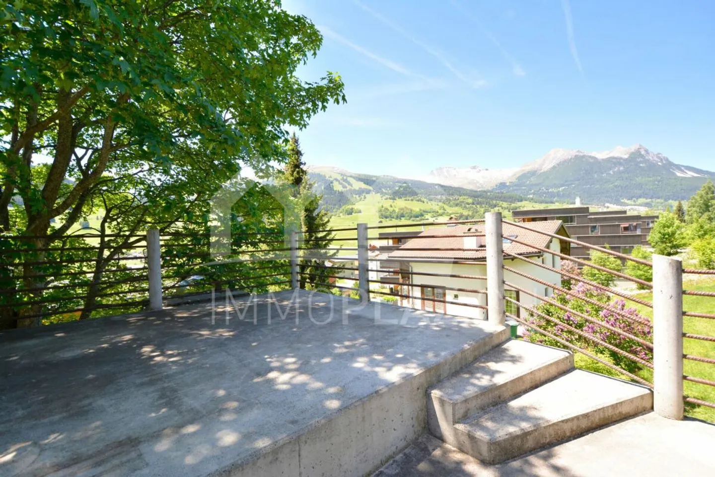 Charmant appartement sous les combles de 4 1/2 pièces avec galerie et terrasse - Photo 8 sur 9