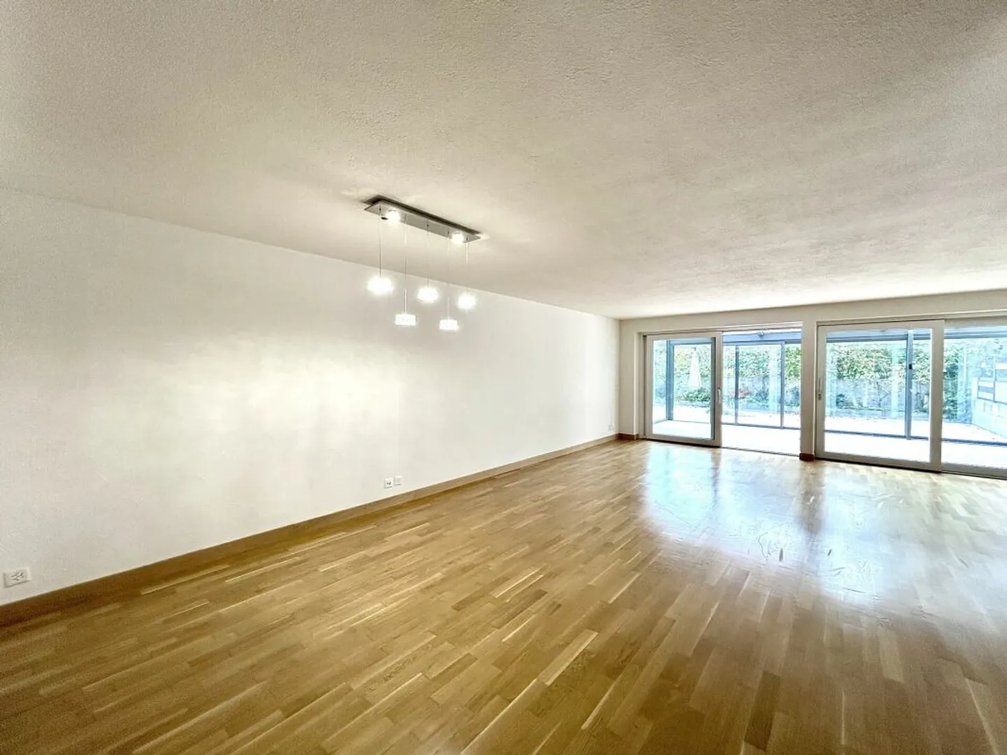 Stylish living in a quiet environment - Modernized row house - Photo 5 of 13