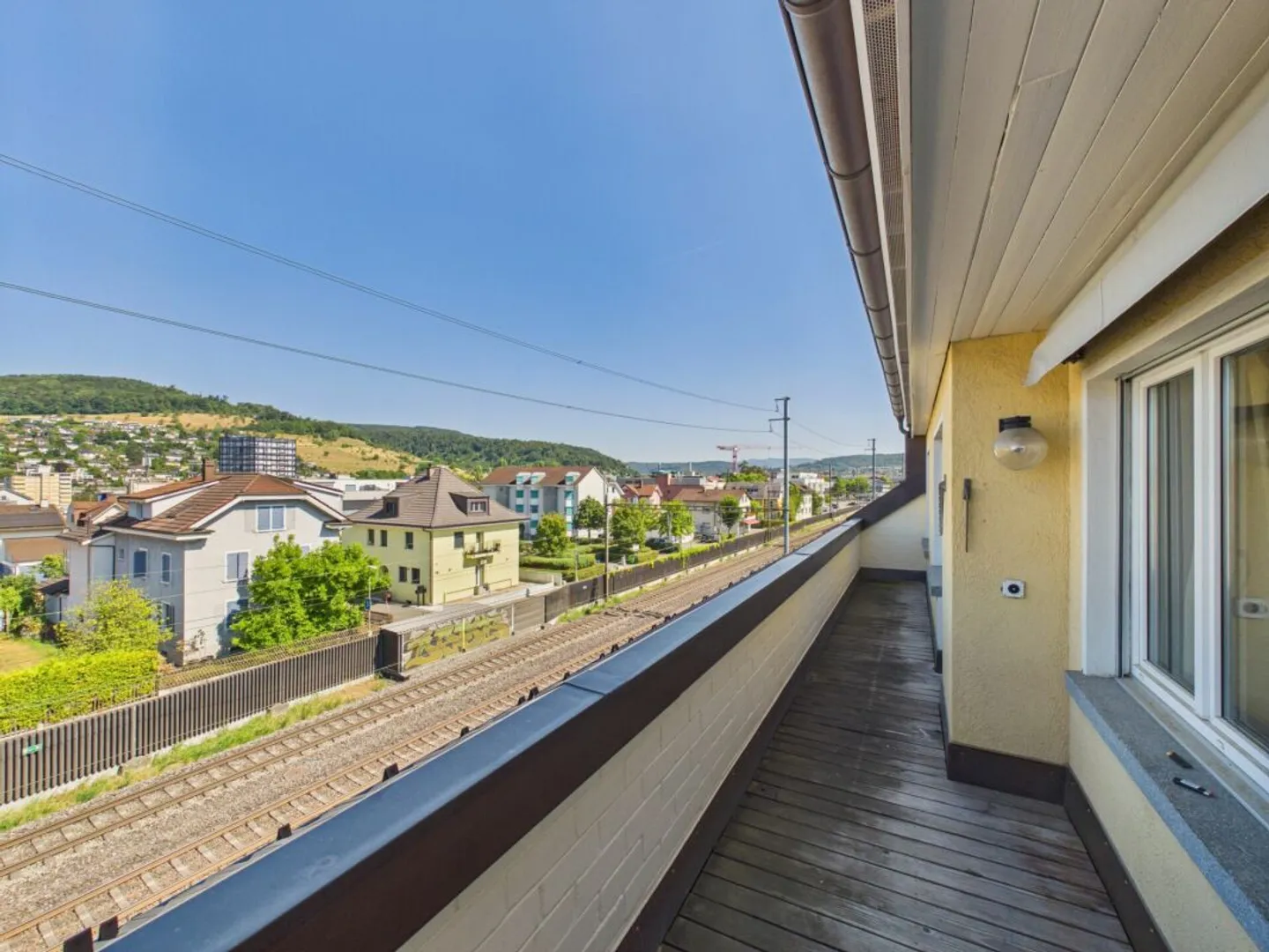 Spacious penthouse apartment in the best location in Frenkendorf - Photo 12 of 13