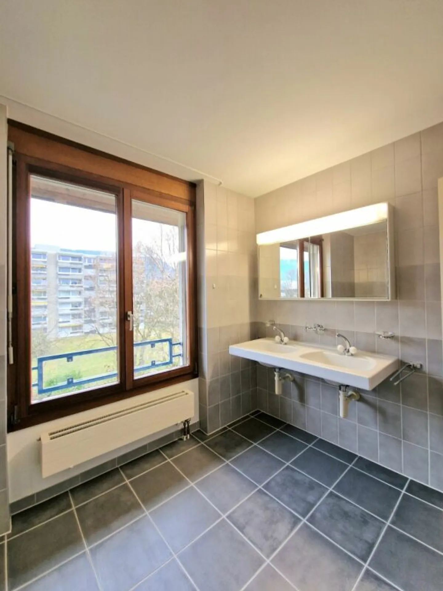 Grande bella appartamento duplex 4.5 con balcone in una posizione tranquilla a Solothurn - Foto 13 di 13