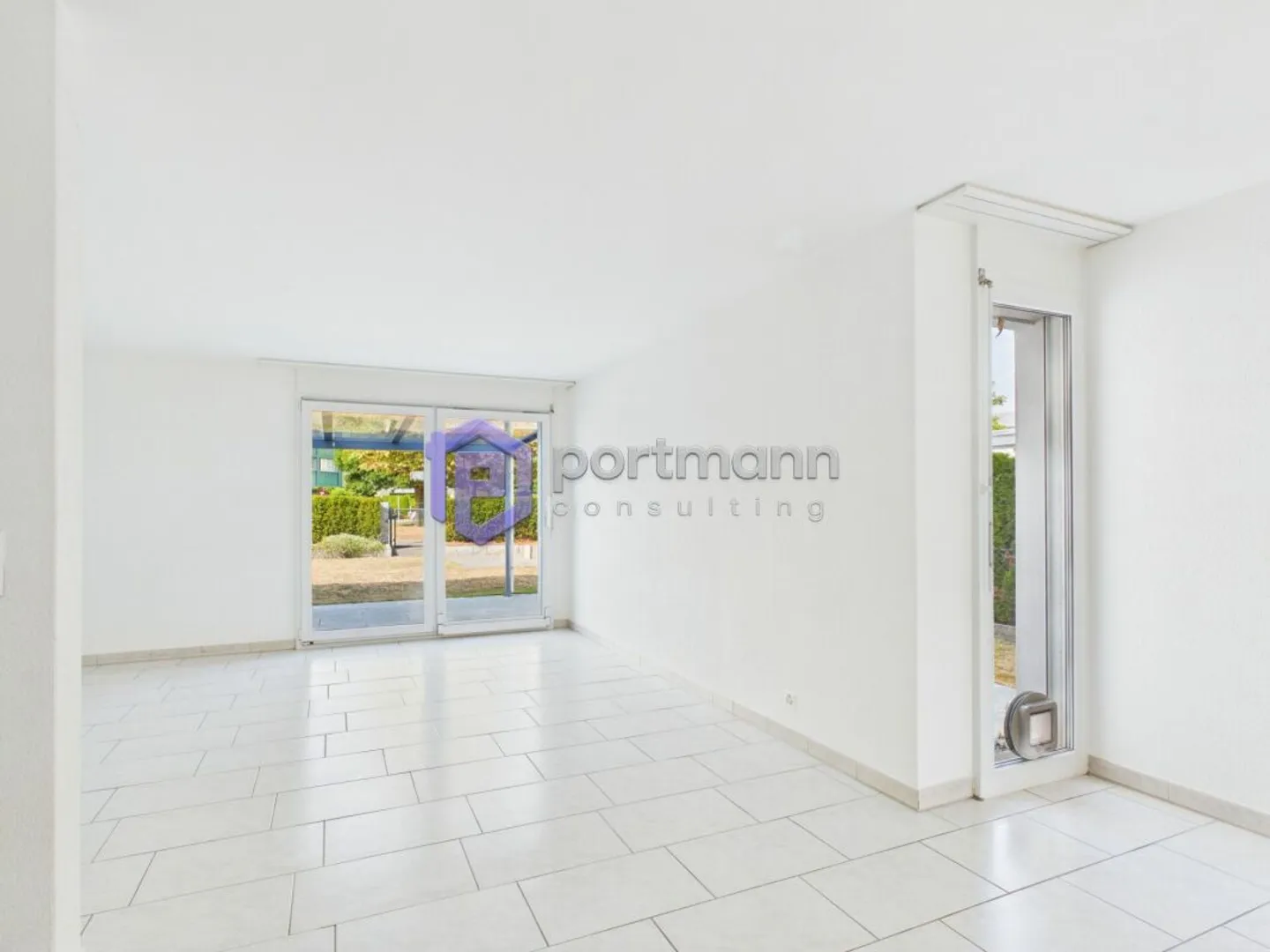 Casa unifamiliare a schiera continuamente ristrutturata e convertita - Foto 2 di 13