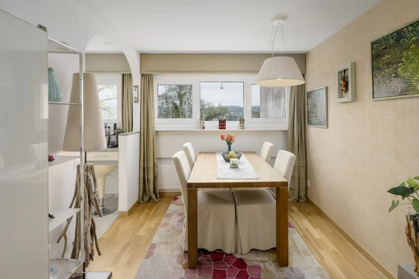 Stilvolle Wohnung mit Blick ins Grüne - Foto 3 von 7