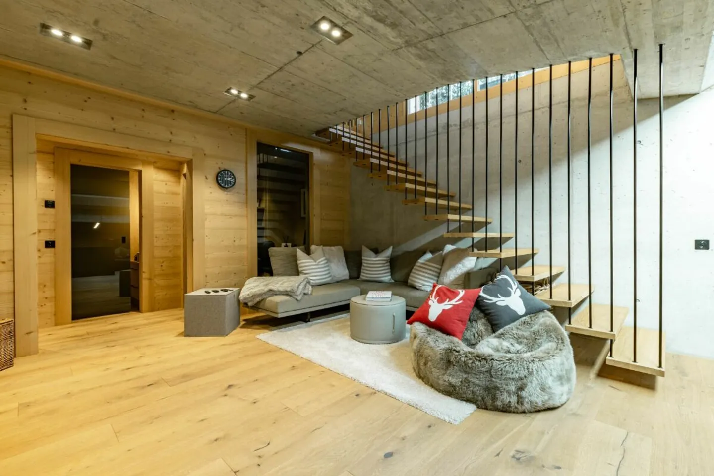 Chalet élégant avec charme alpin moderne à Schönried - Photo 9 sur 13