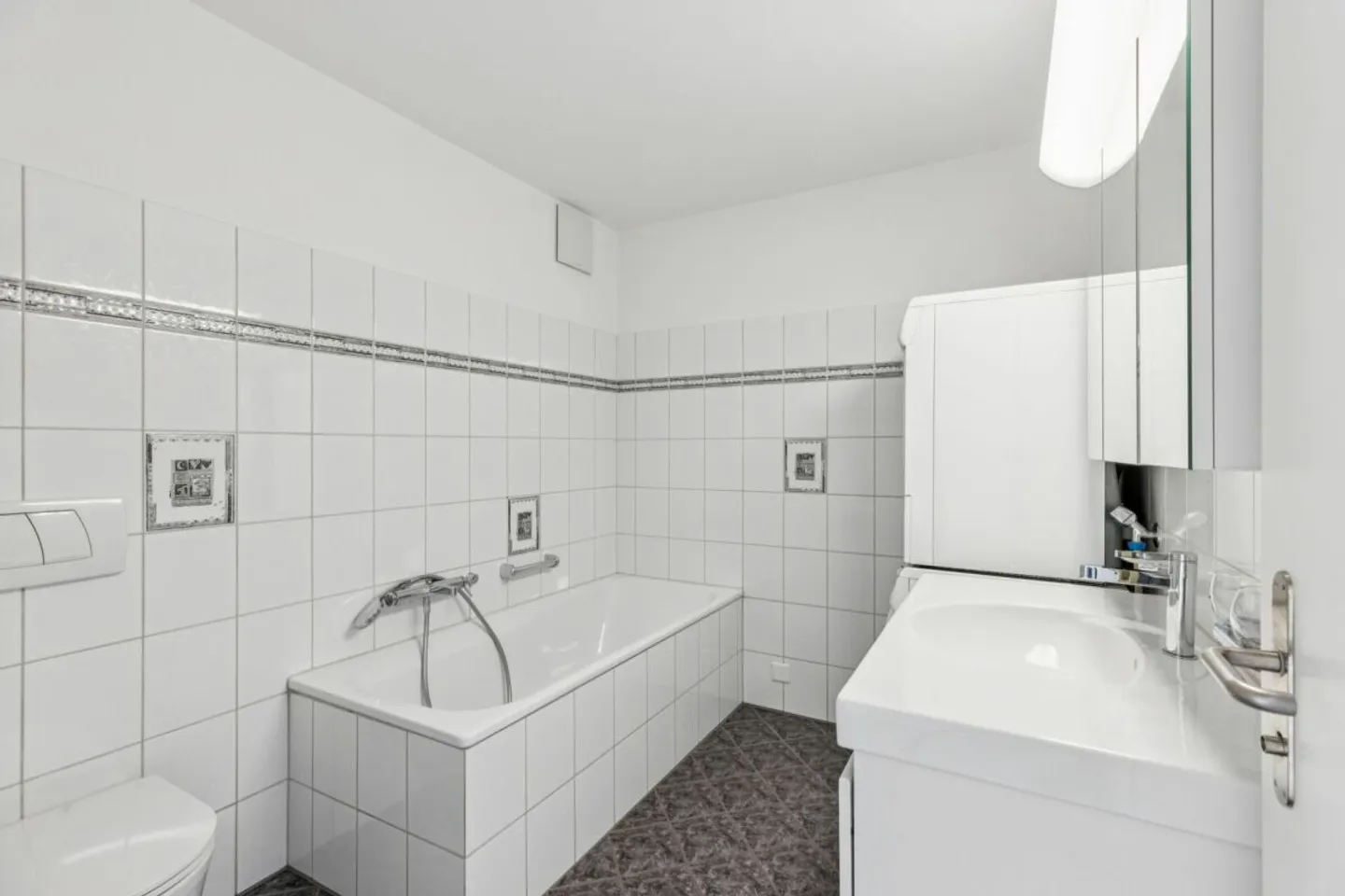 ZENTRAL - ZEITLOS - ZUHAUSE - Foto 7 von 13