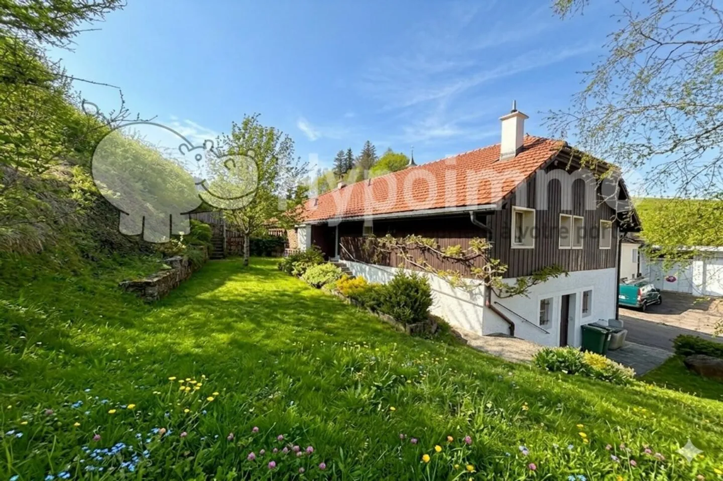Bella casa familiare con 6 grandi garage - Foto 1 di 13