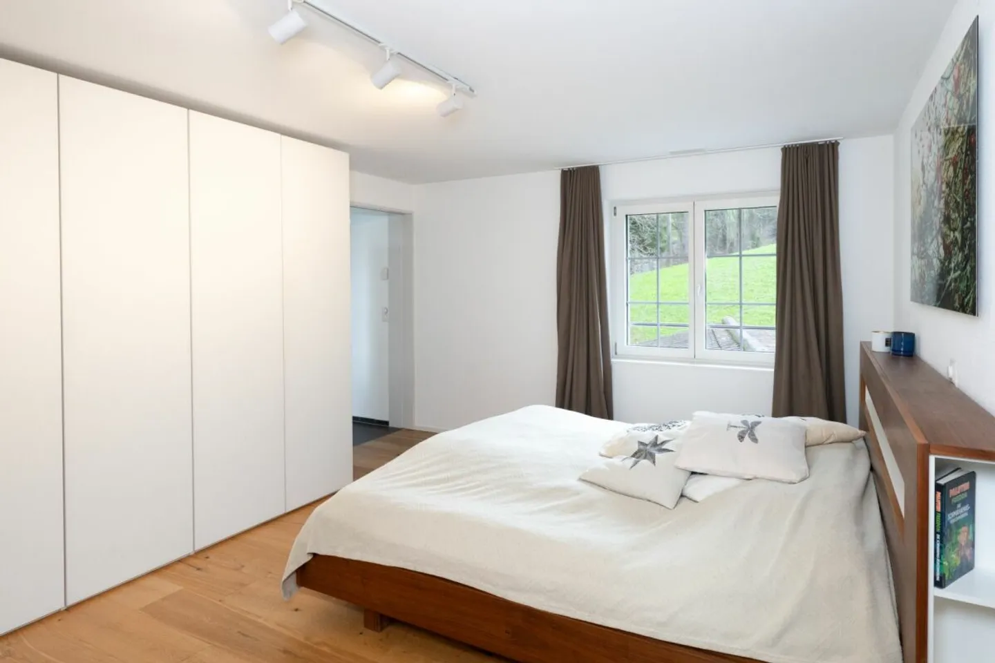 Magnifique maison individuelle modernisée avec une intimité absolue et vue sur le lac - Photo 12 sur 13