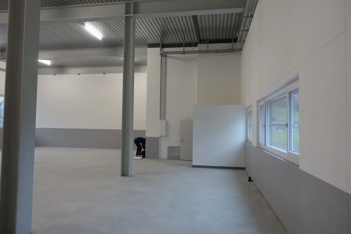 Modern commercial space in an attractive commercial location in Lucerne North - Photo 4 of 10