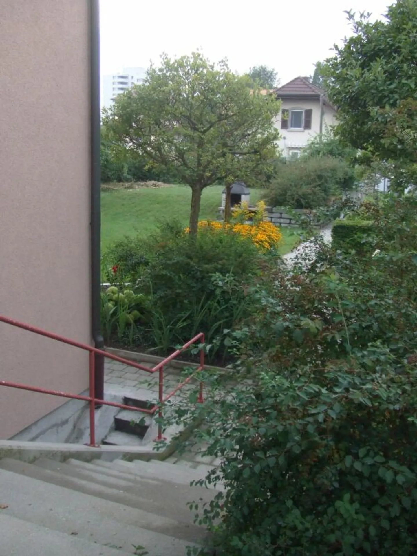 Heimelige Dachwohnung an zentraler Lage - Photo 7 sur 8