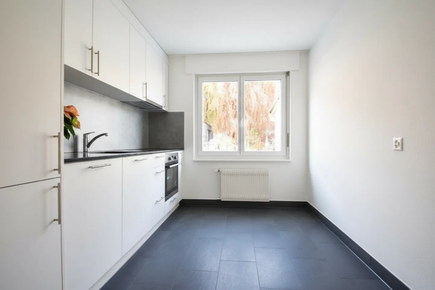 Helle, frisch renovierte 4-Zimmerwohnung mit Balkon und moderner Ausstattung - Photo 1 of 8