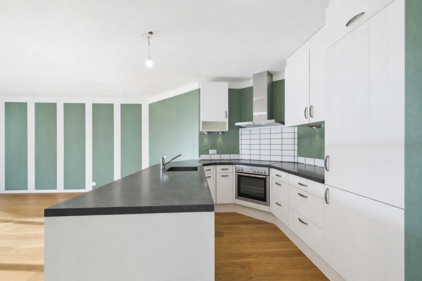 2-room apartment on garden level - Photo 3 of 11