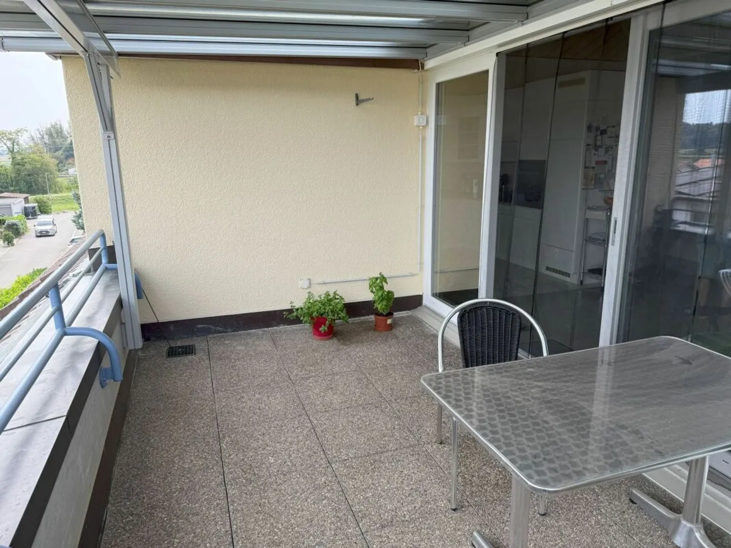Attic apartment with lots of sun and attractive distant views - Photo 9 of 13
