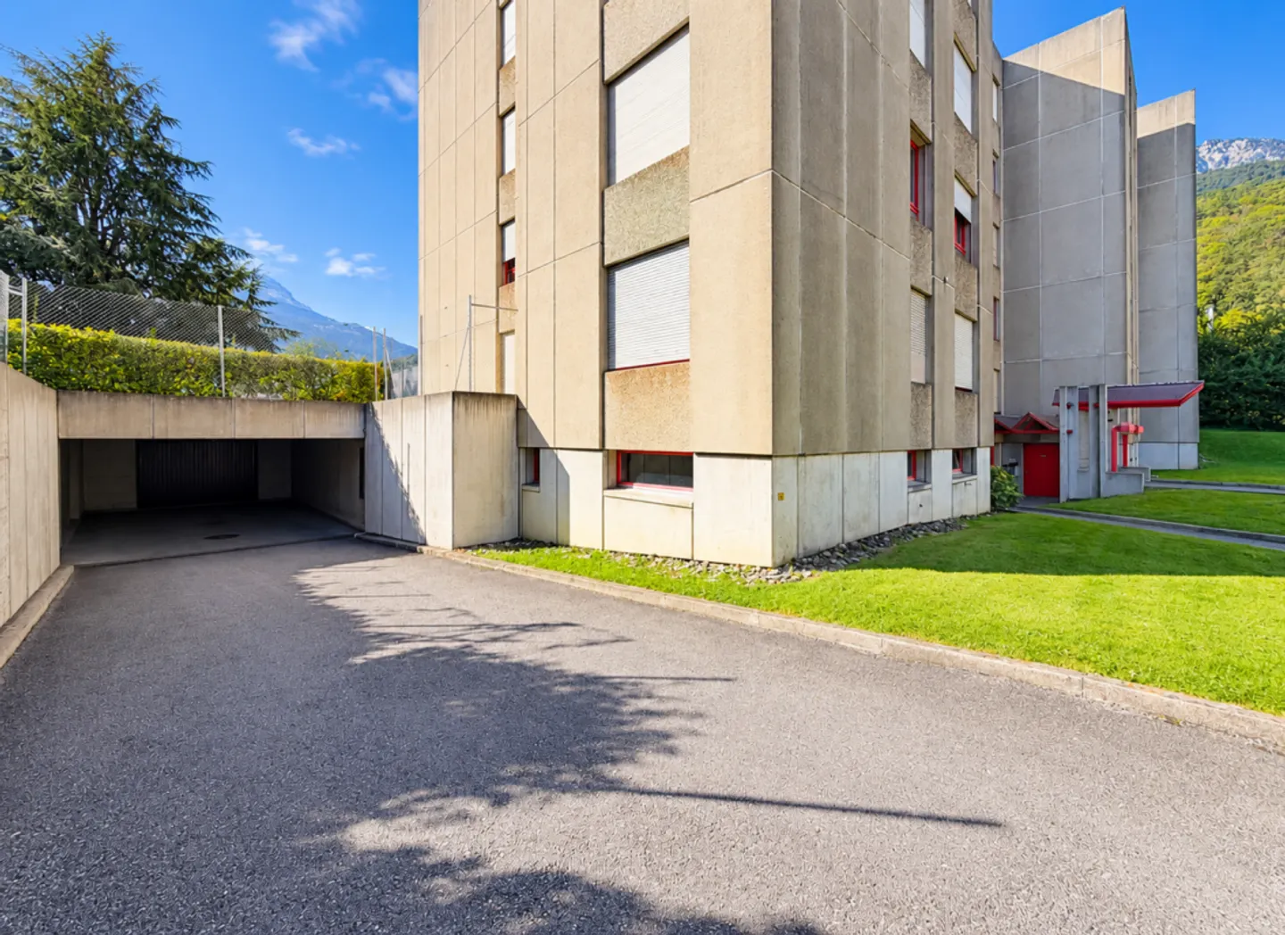 5.5 Room Apartment in Monthey - Photo 6 of 13
