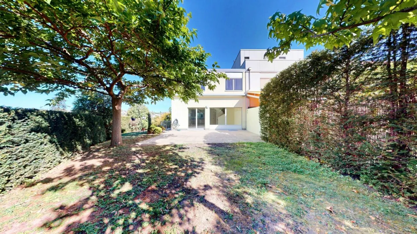 Votre nouveau bonheur familial, spacieuse maison d'angle de 5,5 pièces avec jardin privé ! - Photo 6 sur 13