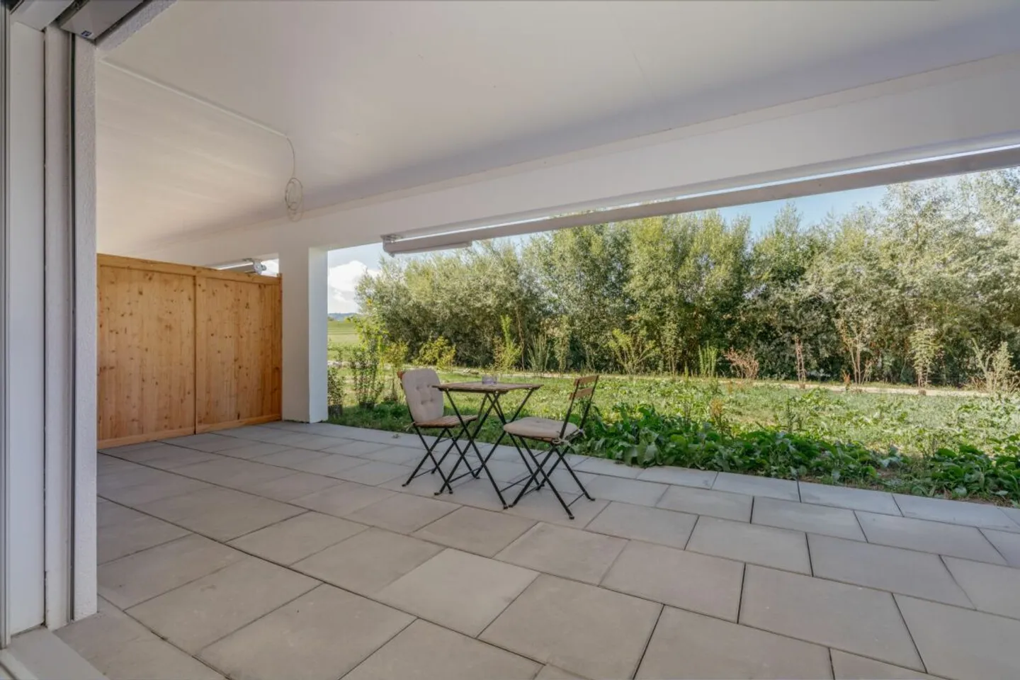 Incantevole appartamento con giardino di 2.5 locali con vista idilliaca sul verde - Foto 10 di 13