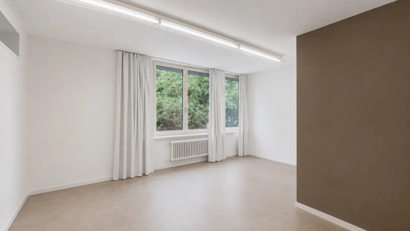 Lavorare con stile: Il tuo spazio commerciale di 23 m² con area reception nel 'Gwand' Merenschwand - Foto 4 di 12