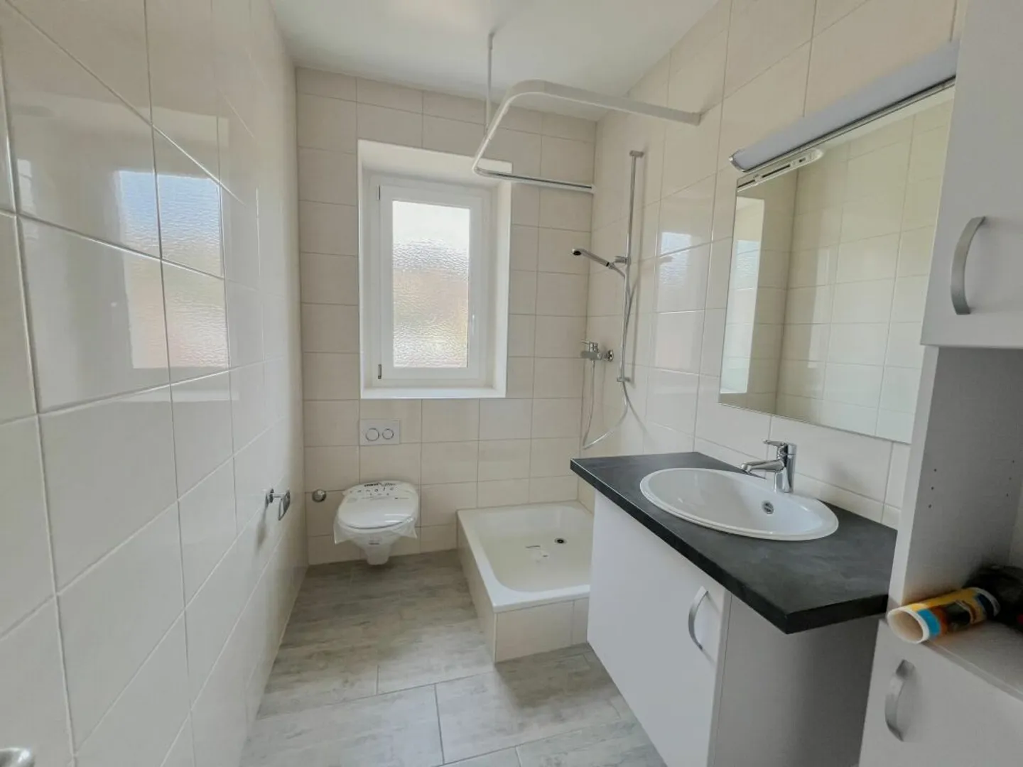 Appartamento di 2,5 stanze completamente ristrutturato - Foto 6 di 7