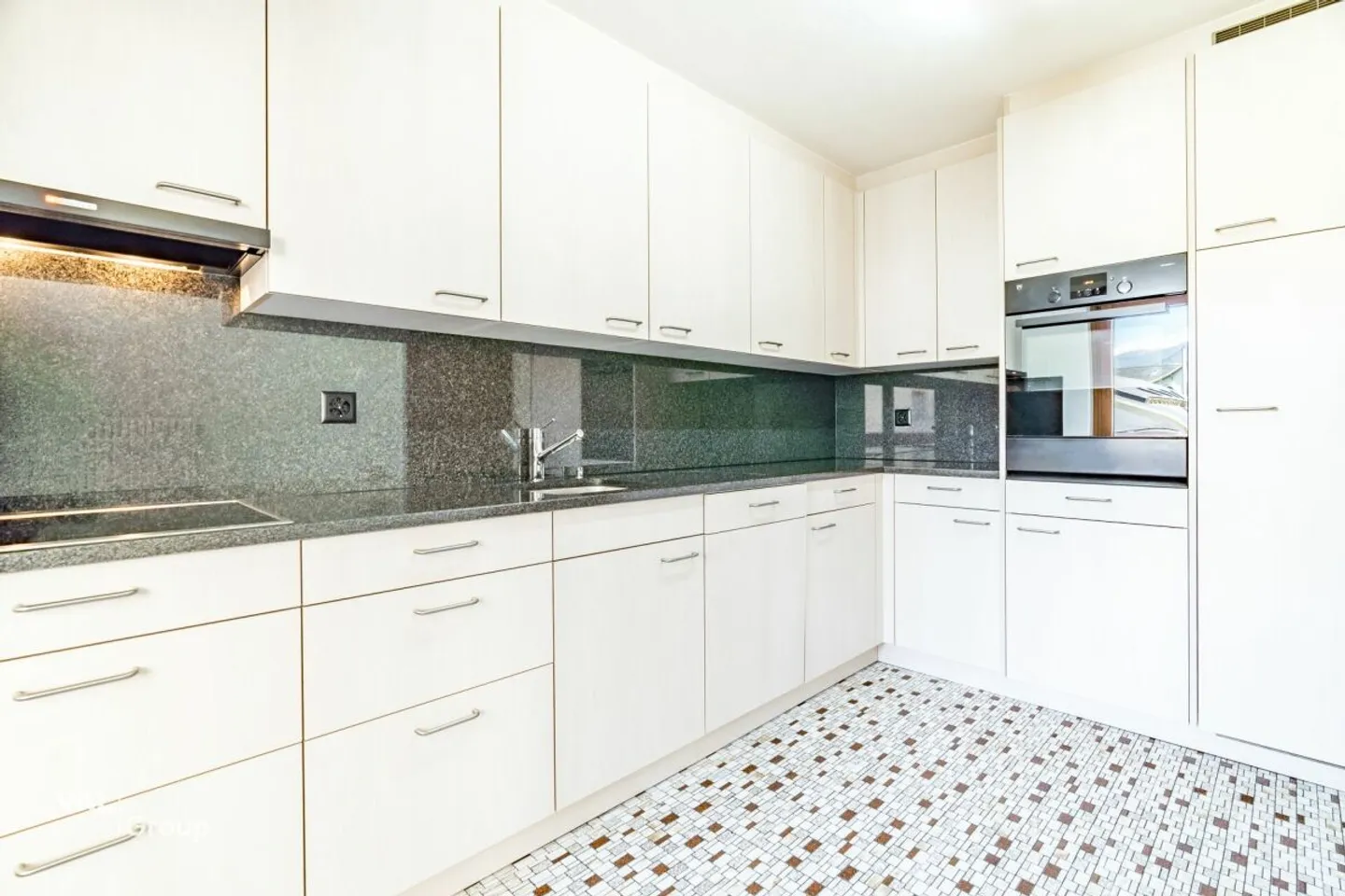 Spacious Living in a Central Location in Brig-Glis - with Balconies on All Sides - Photo 4 of 13