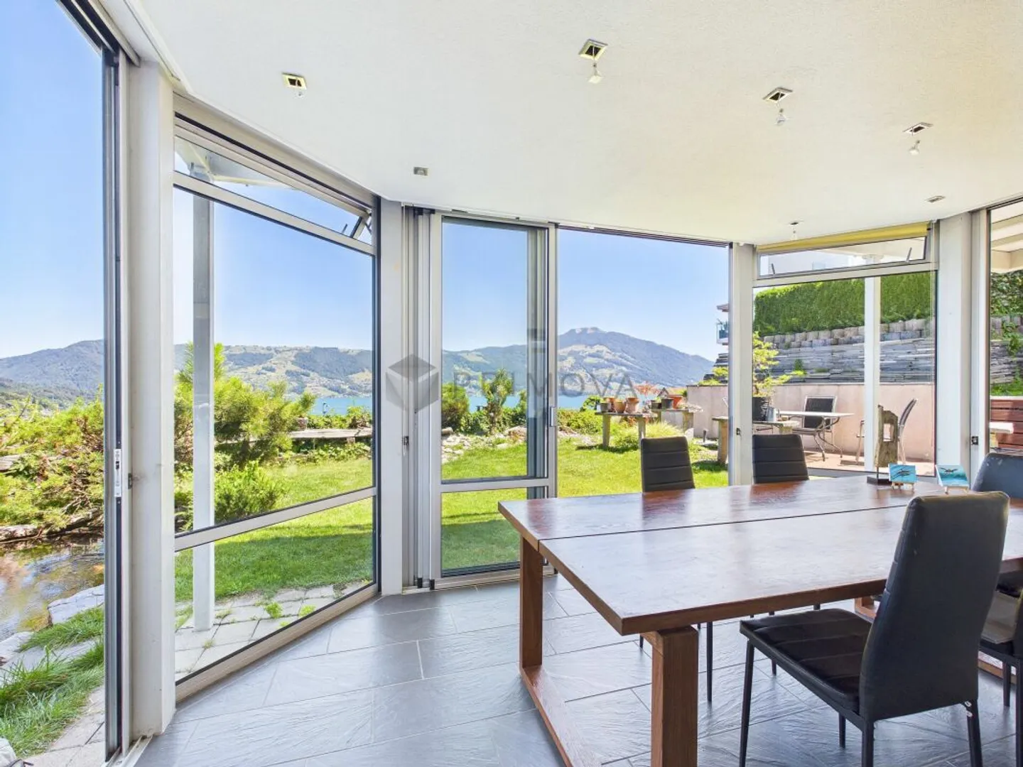 Ihre privates Paradies mit grandioser Aussicht und Garten - Photo 1 sur 13
