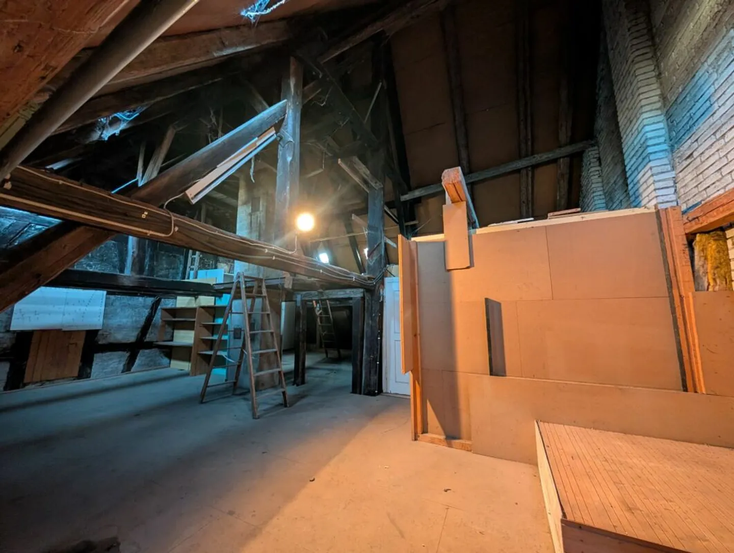 Maison d'angle spacieuse et bien entretenue avec beaucoup de rangement - Photo 11 sur 13