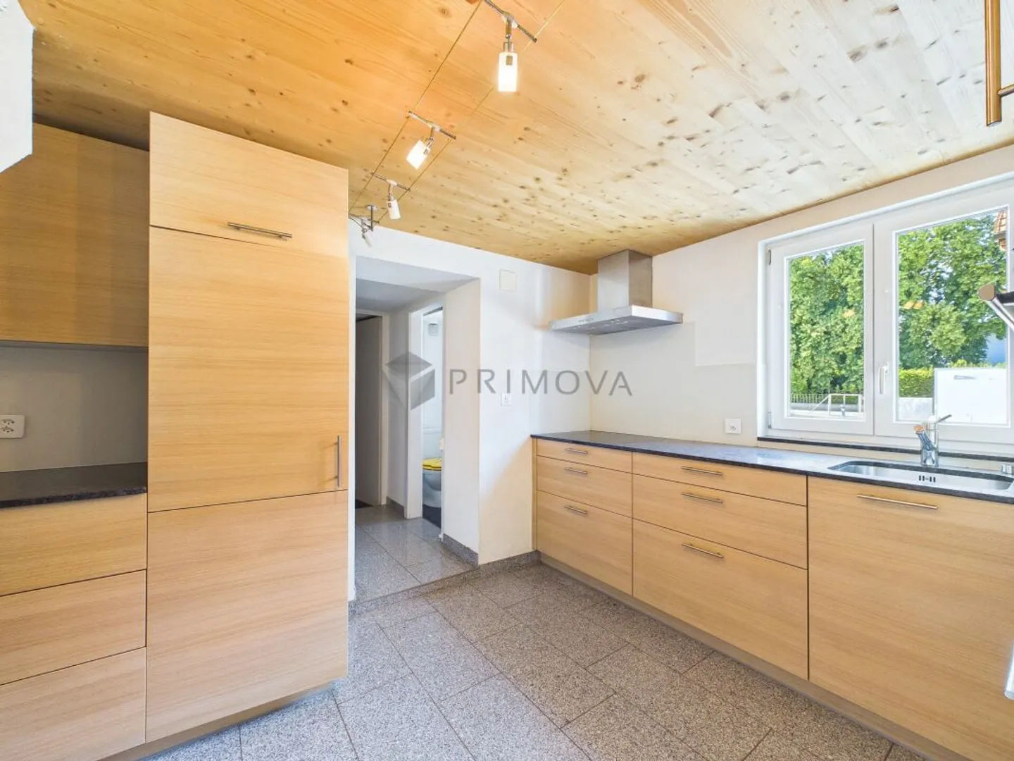 Maison familiale charmante avec potentiel - Photo 2 sur 13