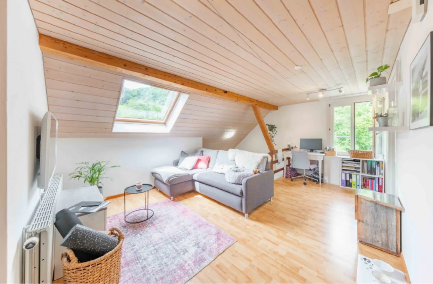 Casa trifamiliare con progetto di costruzione approvato per 3 appartamenti aggiuntivi - Foto 10 di 12