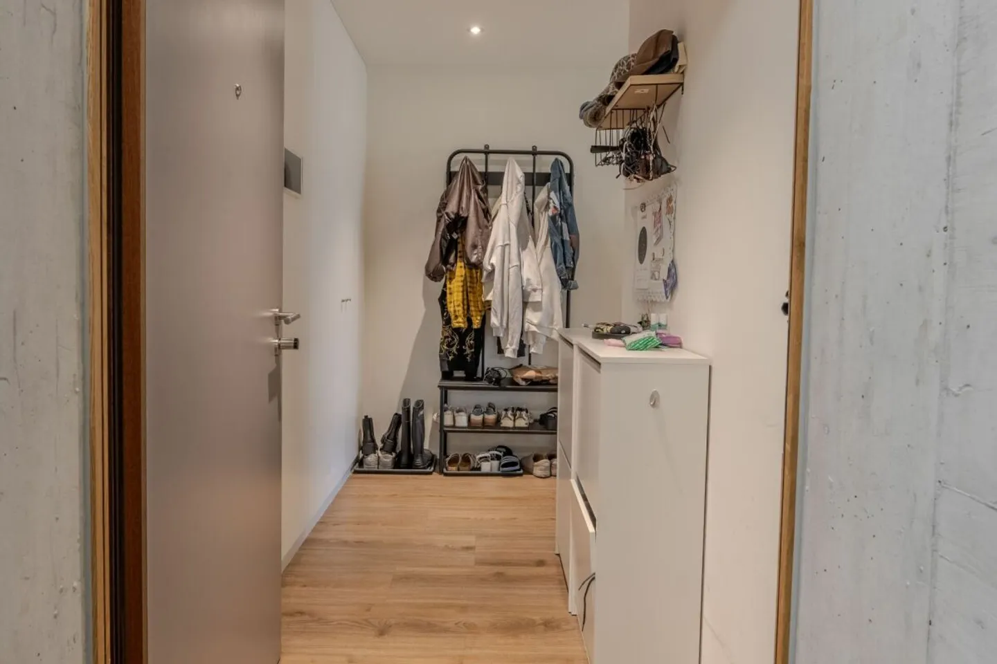 Moderne 2.5-Zimmerwohnung in Glis - Foto 3 di 13