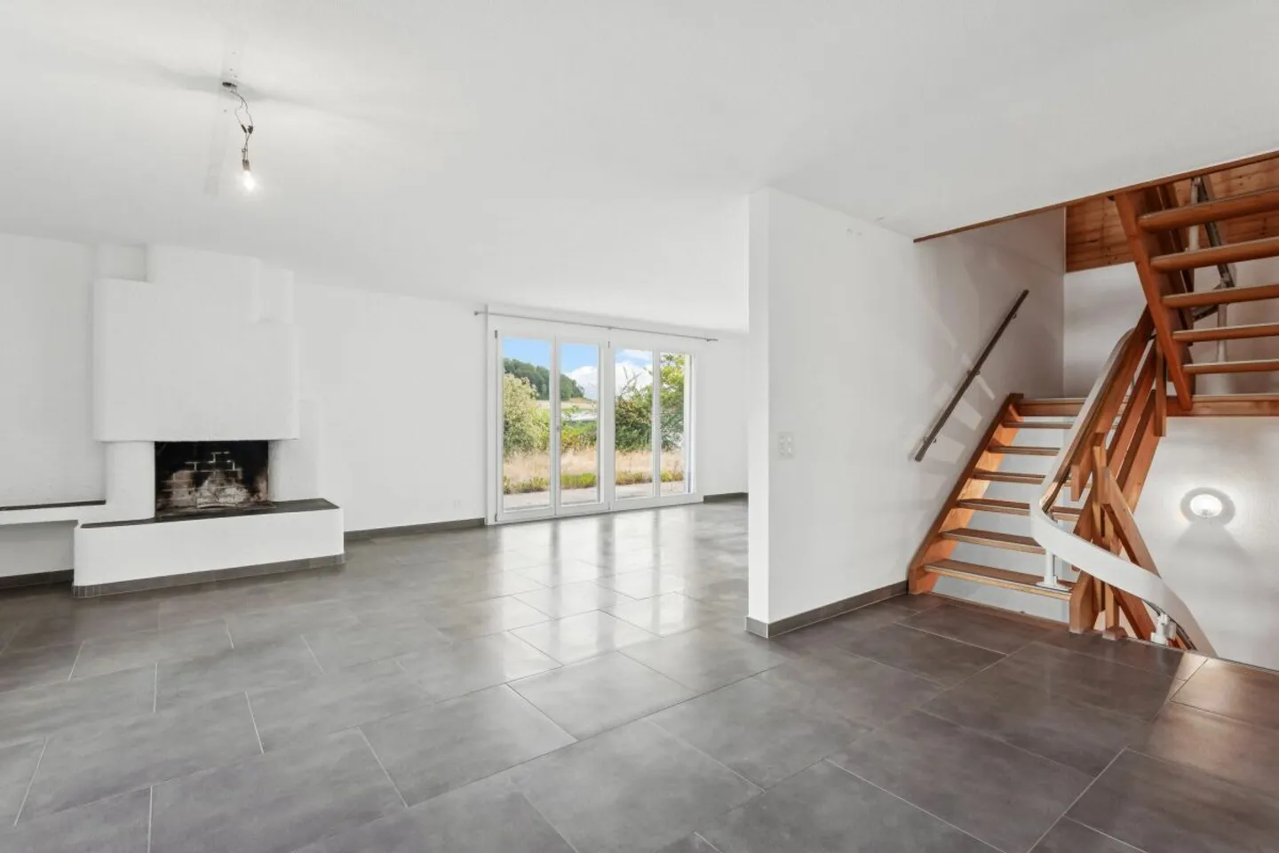 Attractive single-family house with additional building plot in Gals BE - Photo 3 of 13