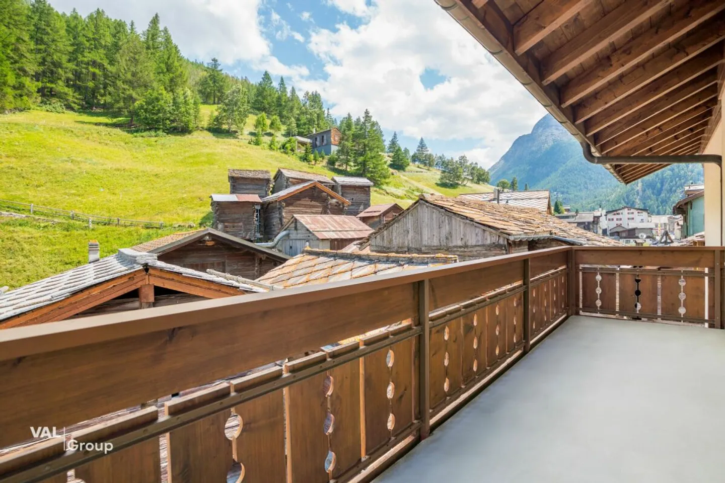 Appartamento attico di 4,5 locali con status di seconda casa in posizione centrale a Saas-Grund - Foto 9 di 13