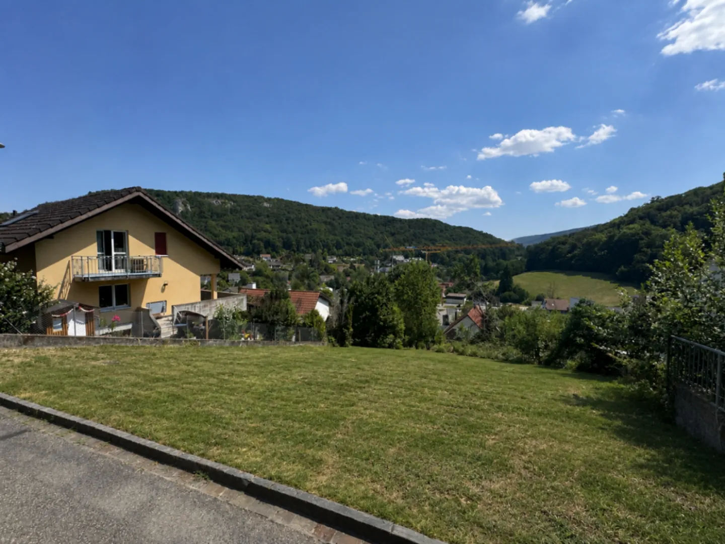 Exclusive building plot in a desirable location - For private users and investors - Photo 1 of 3