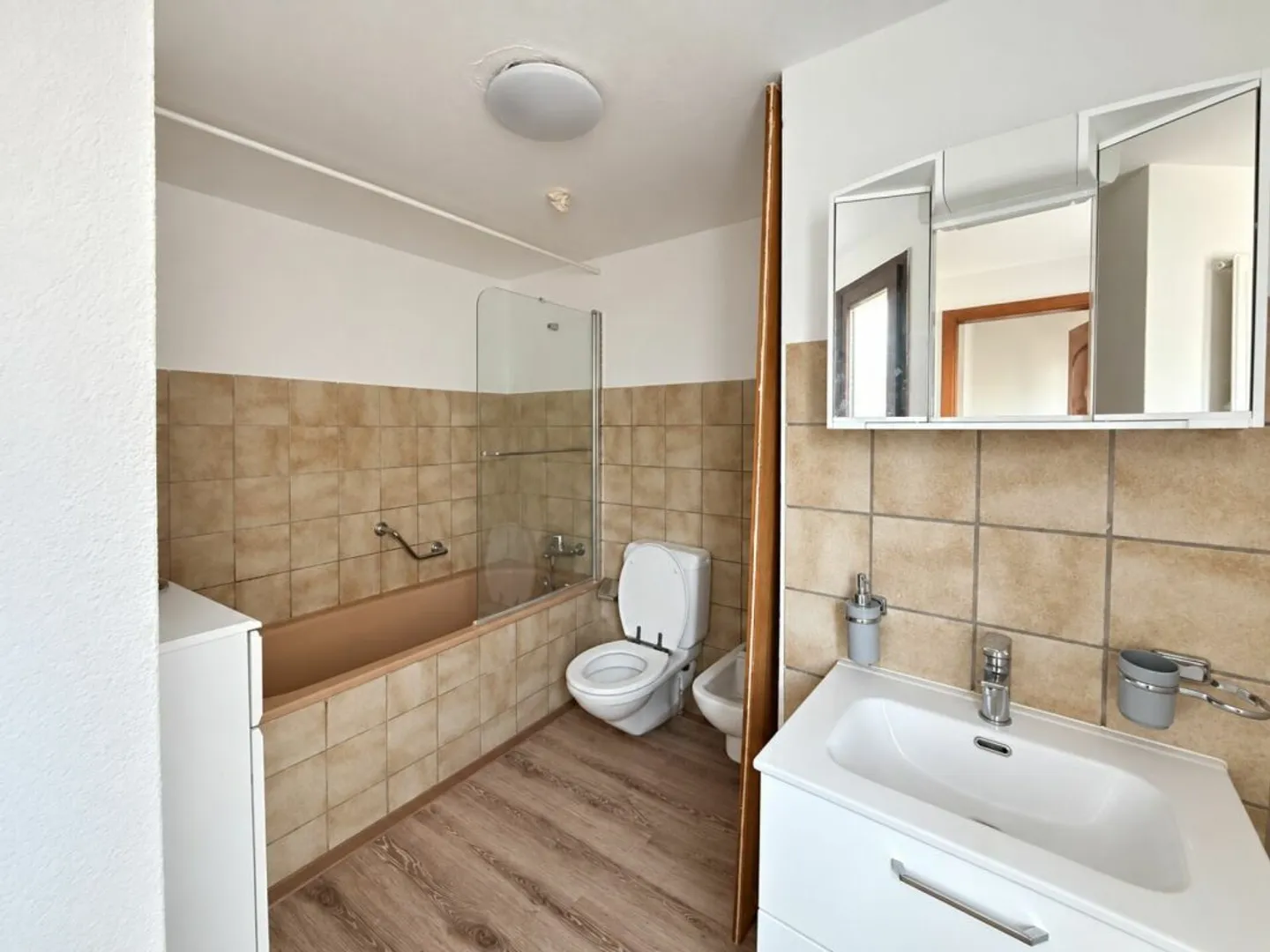 Renovation-Required Residential/Commercial Building in the Heart of Olten - Photo 9 of 13